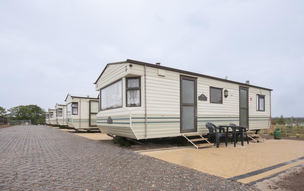 Cuma Camp Villa Sarbinowo Buitenkant foto