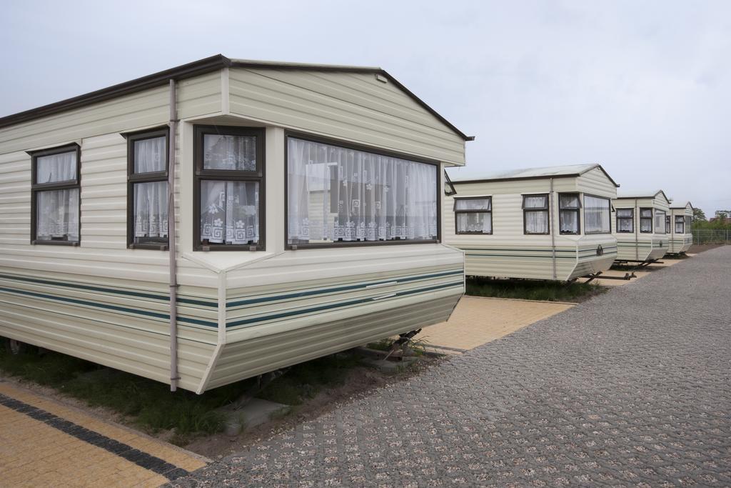Cuma Camp Villa Sarbinowo Buitenkant foto