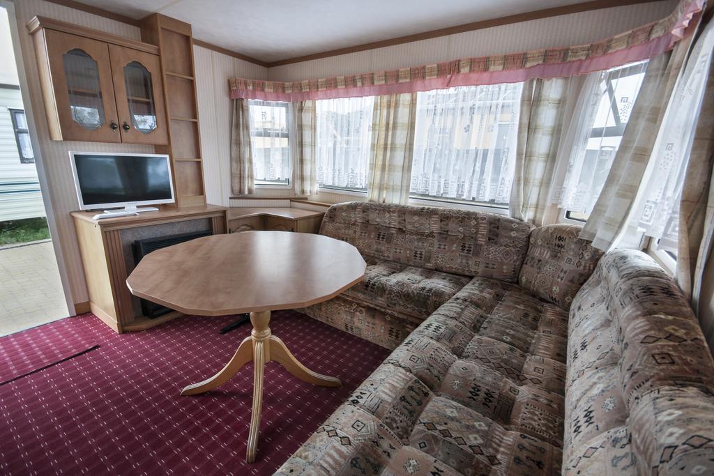Cuma Camp Villa Sarbinowo Buitenkant foto